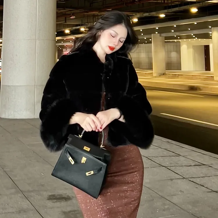 【新店请到黄大闪闪女装店1号】短款时尚手袖冬季呢子外套SS627