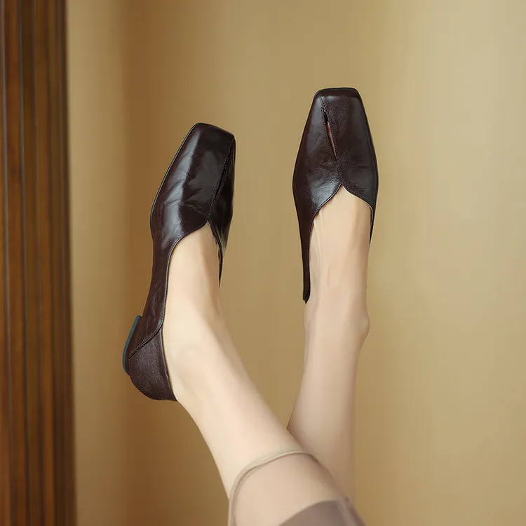 气质方头浅口复古黑色春季新款百搭软底奶奶女式复古镂空坡跟凉鞋