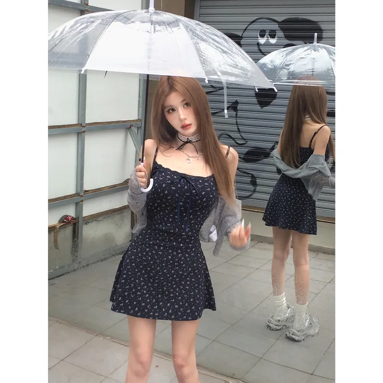 Mejiu蜜九【北海花园】碎花连衣裙吊带百搭开衫甜辣妹小开衫外搭