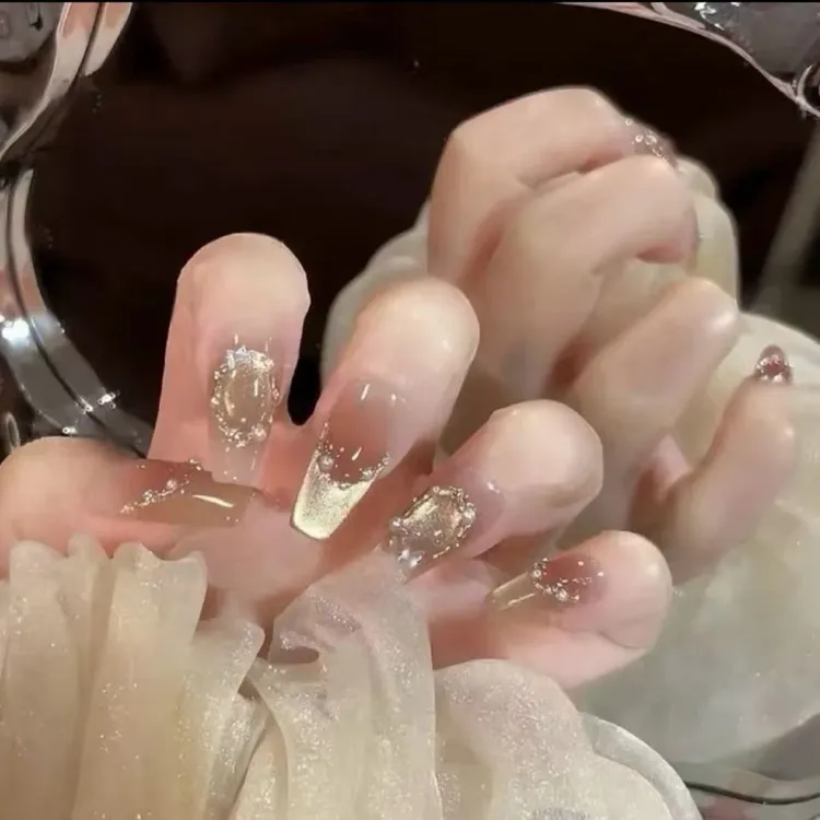 【纸醉金迷】手工穿戴甲气质款光疗美甲