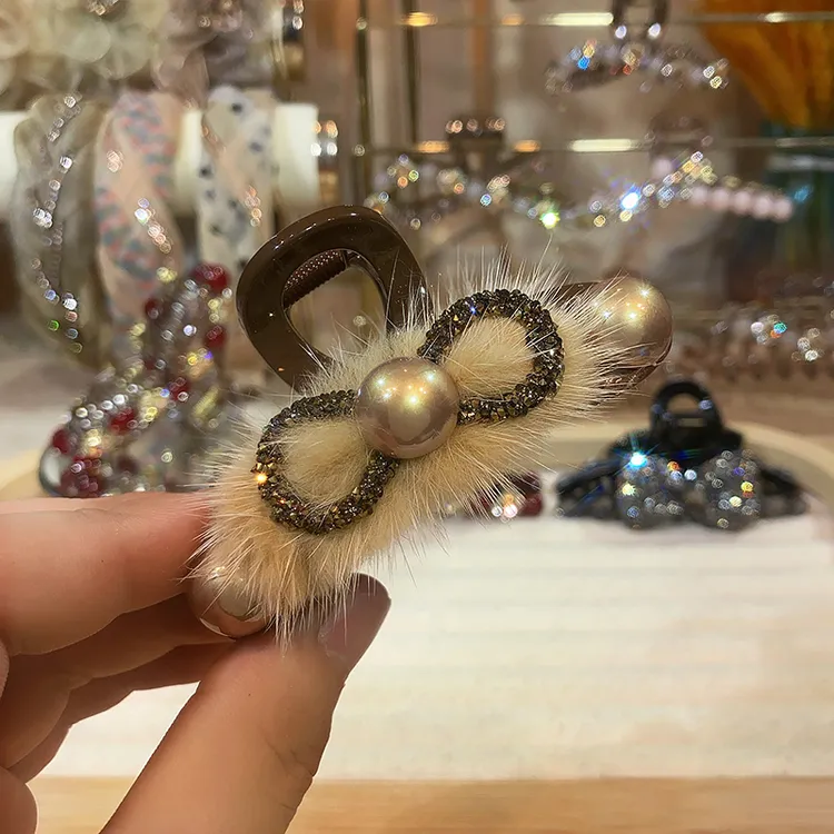 弈唯秋冬新品 9厘米小号毛毛鲨鱼夹气质时尚可爱百搭韩版小抓夹