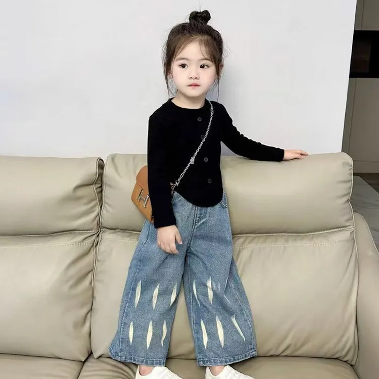 女宝宝秋装洋气套装儿童秋天穿搭韩版女童打底衫牛仔阔腿裤两件套