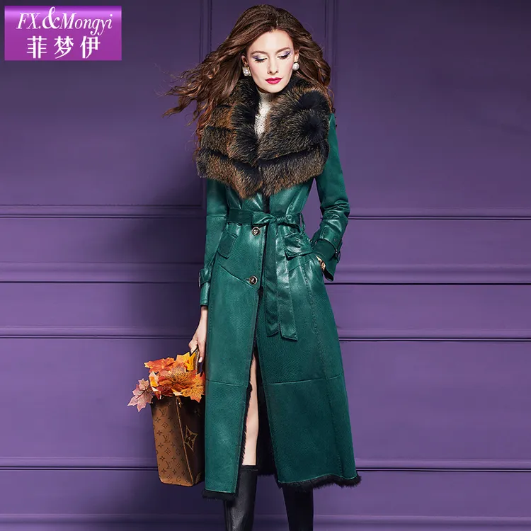 菲梦伊新款时尚狐狸毛领加厚兔毛皮一体中长款修身大衣61689米