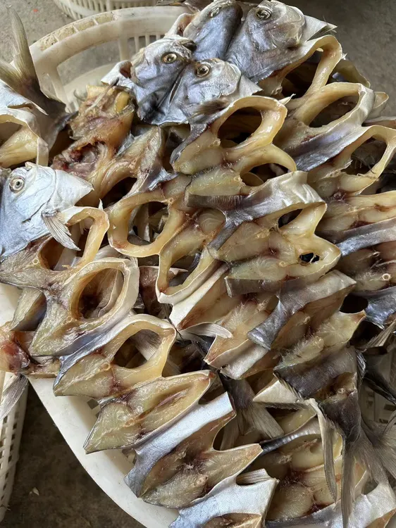 湛江草潭自晒金鲳鱼干海鲜干货