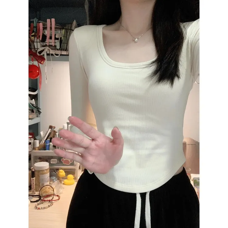 设计感杏色正肩U领长袖T恤女秋冬内搭辣妹加绒保暖修身短款打底衫