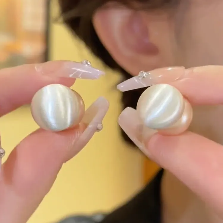 铜合金耳饰 复古港风拉丝圆形豆豆耳钉轻奢小众耳环气质百搭耳饰