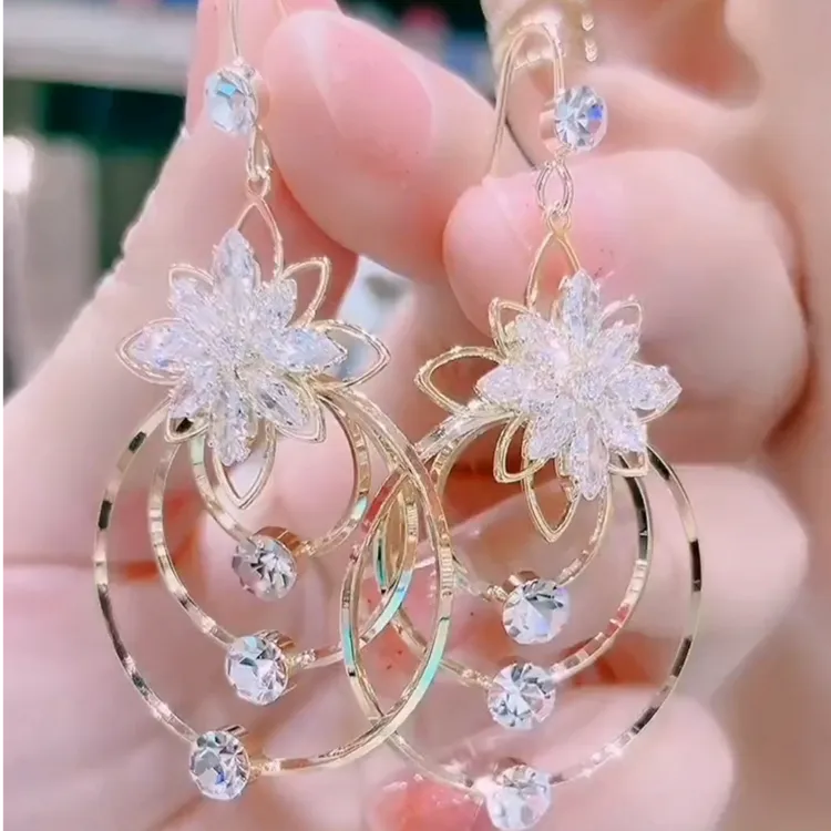 锌合金耳饰 莲花三圆圈耳环女大气网红百搭耳饰高端设计耳坠气质