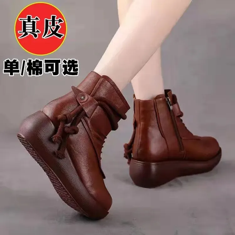 秋冬女靴2025新款软皮短靴女厚底松糕鞋棉鞋复古防水台坡跟马丁靴