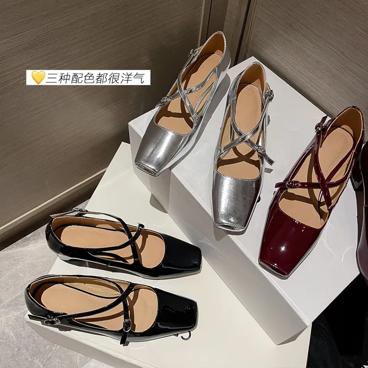 新品方头粗中跟舒适浅口单鞋交叉扣带洋气玛丽珍里外全部大小码女