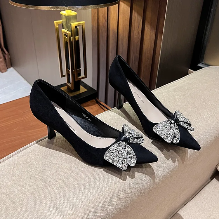 羊皮单鞋2025年夏季百搭新款水钻尖头水晶蝴蝶结高跟鞋女细跟黑色