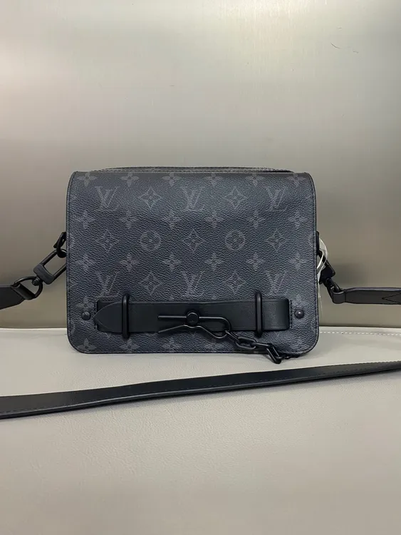 99新 LouisVuitton/路易威登 lv黑花steamer翻盖邮差包斜挎包