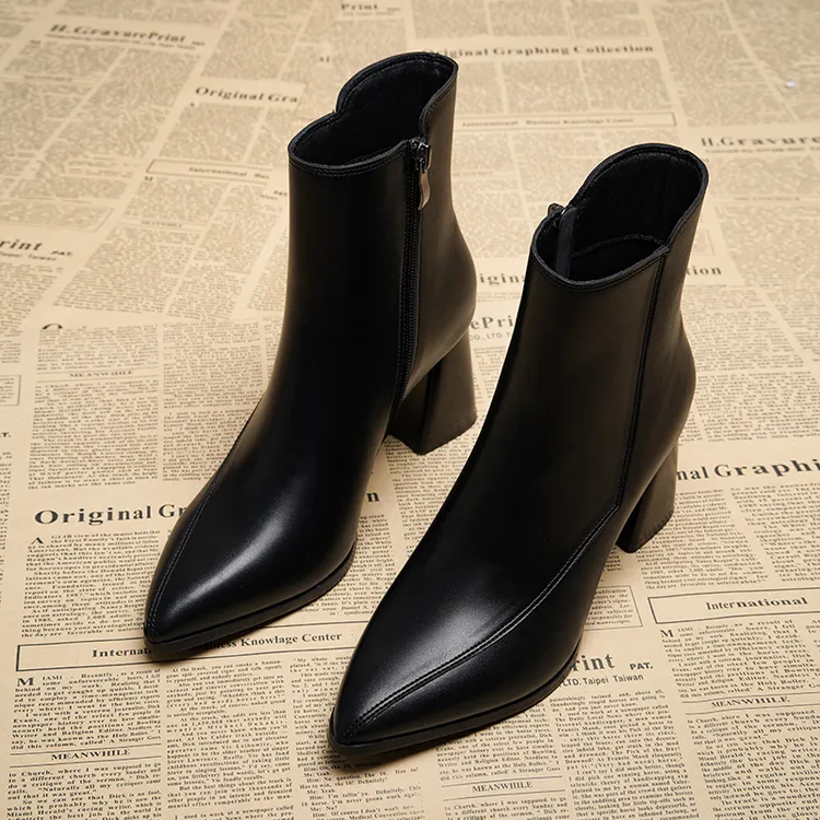 牛皮真皮马丁靴流行美拉德国潮小短靴韩国靴尖头透明高跟鞋女士