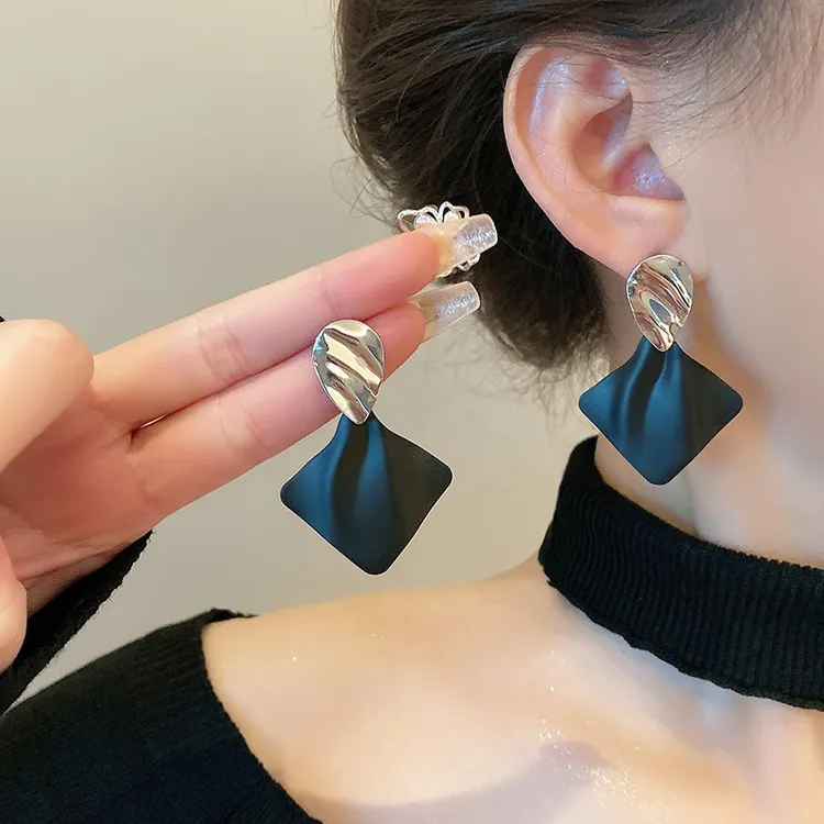 合金耳饰 菱形金属耳钉轻奢爆款耳坠法式百搭气质女耳环欧美设计