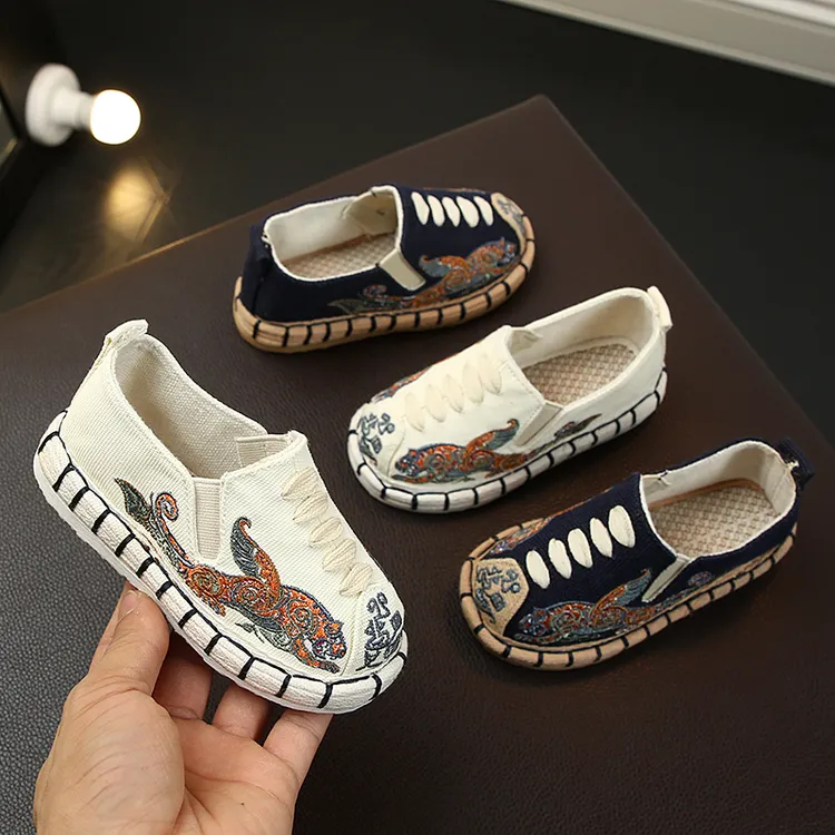 老北京布鞋春秋新款民族风绣花鞋表演出古装鞋日常穿搭汉服男童鞋