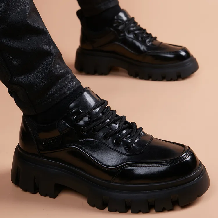 休闲皮鞋男款真皮英伦韩版潮轻质发泡底宽脚休闲鞋厚底运动风男鞋