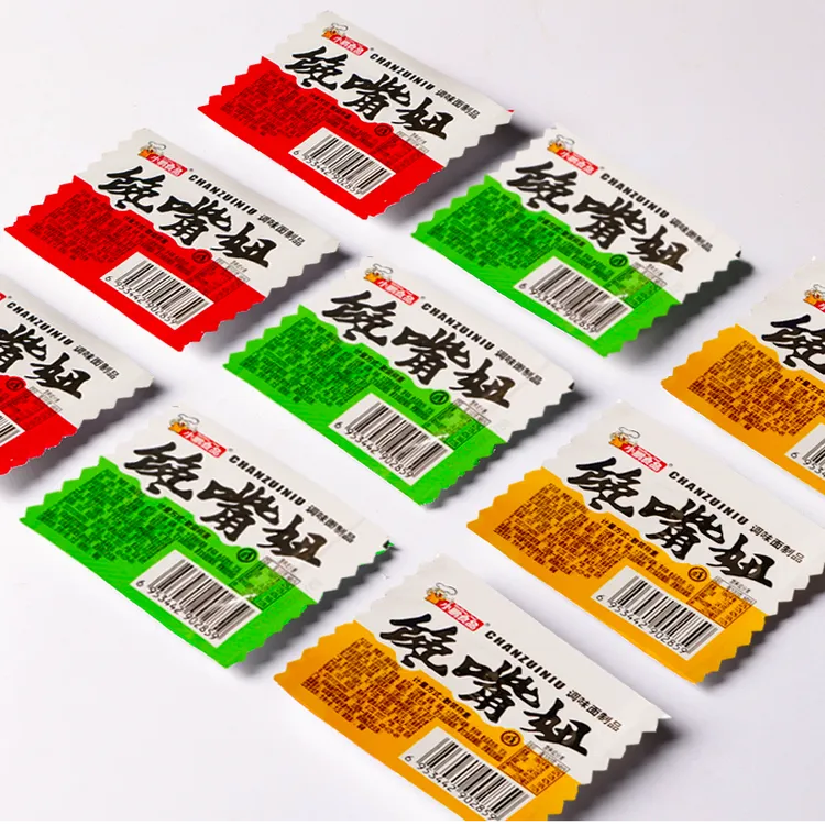 【馋嘴妞60包】小鹏食品馋嘴妞网红辣条香辣休闲亲亲零食嘴烧-<sss>