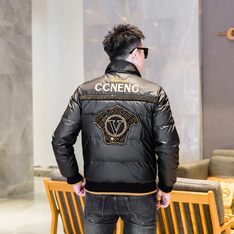 欧洲站潮牌羽绒服男款冬季2025最新款爆款白鸭绒加厚保暖男士外套