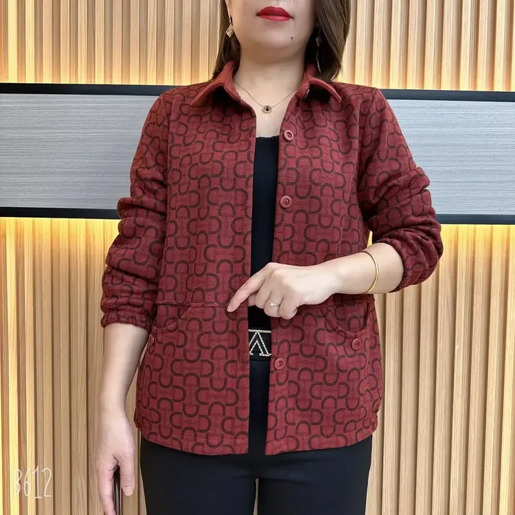 客88妈妈装翻领外套女2024年时尚百搭宽松减龄长袖上衣大码显瘦