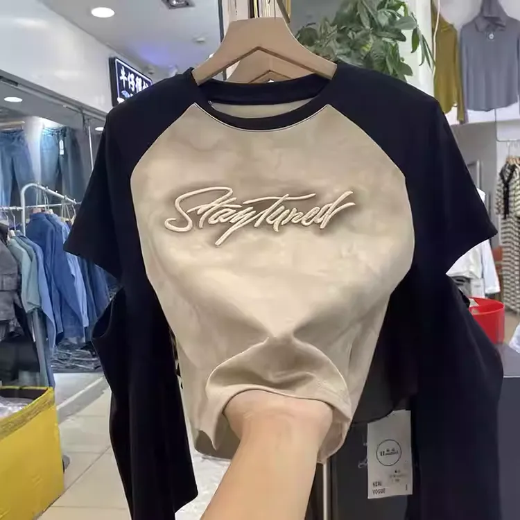 撞色长袖T恤女早秋设计感字母刺绣别致断袖洋气扎染短款辣妹上衣