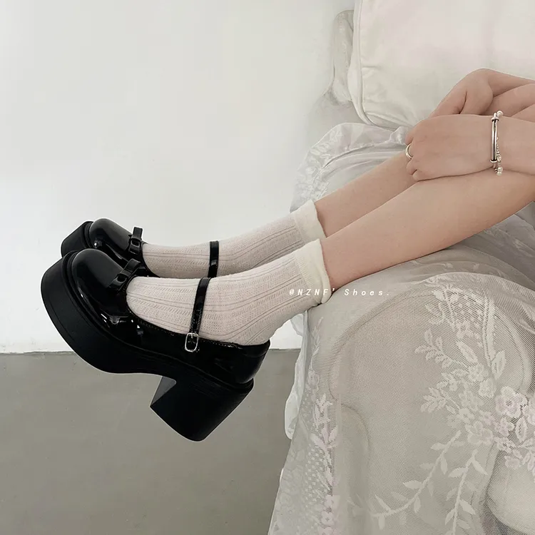 南在南方法式复古浅口粗跟玛丽珍单鞋女2025新款春秋配裙子小皮鞋
