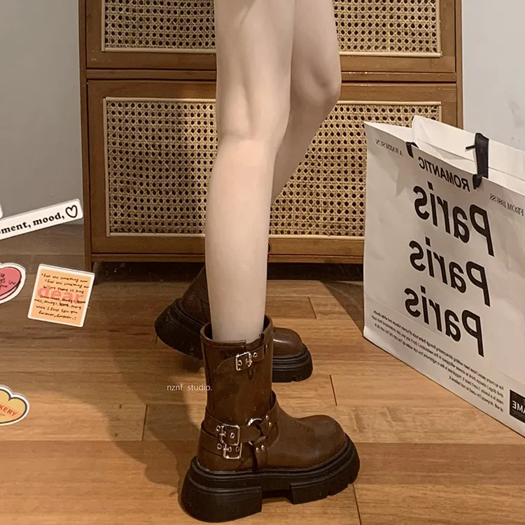 南在南方棕色厚底西部牛仔短靴子女款2025新款春秋显瘦复古马丁靴