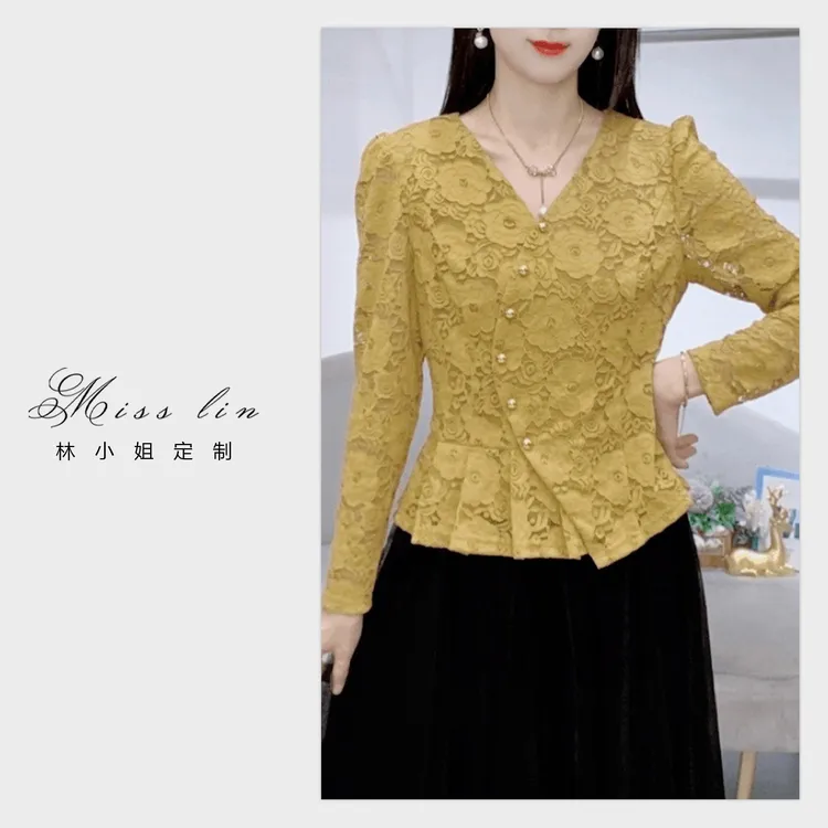 法式优雅气质时尚V领大码百搭洋气减龄设计感蕾丝打底小衫女D1547