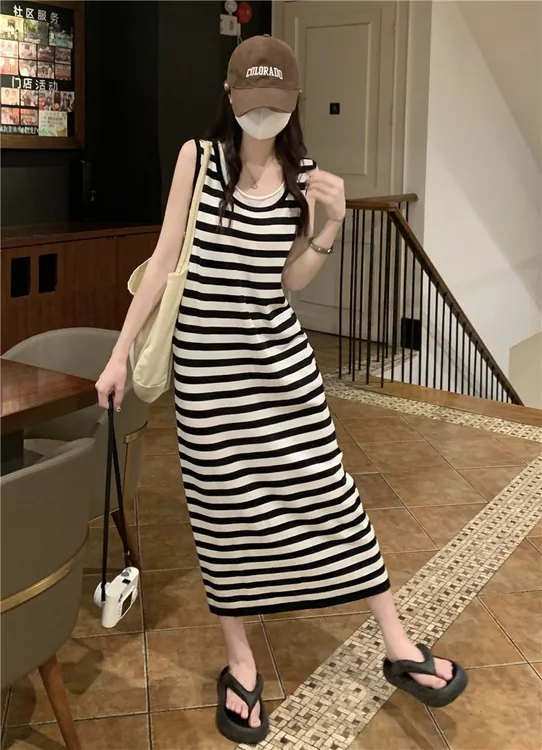 假两件撞色条纹背心连衣裙女夏季宽松遮肚显瘦休闲无袖针织吊带裙