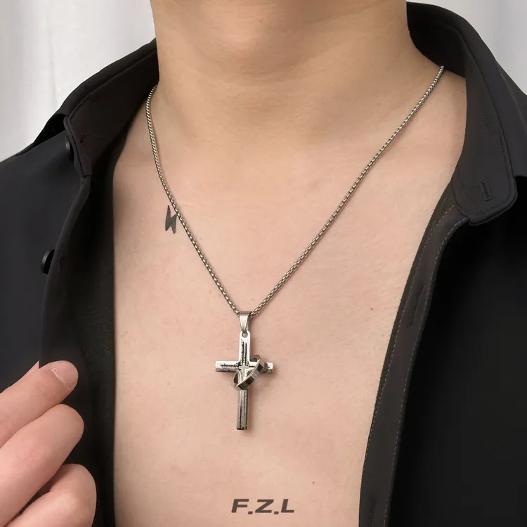 范哲洛 不锈钢吊坠 十字架圆环吊坠项链时尚百搭情侣小众简约潮流