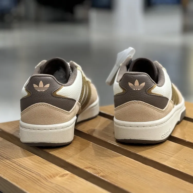 Adidas阿迪达斯三叶草经典时尚百搭防滑耐磨运动休闲滑板鞋JS3035