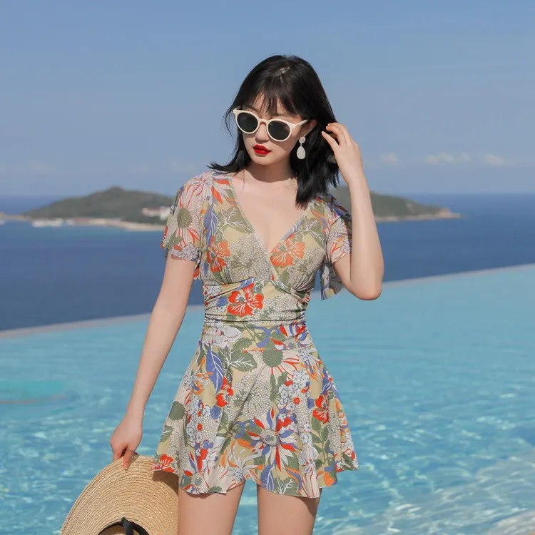 2024新款保守裙式连体平角泳装钢托聚拢小胸码显瘦遮肚温泉泳衣