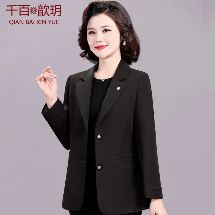 中年妈妈秋装西装外套短款洋气新款时尚西服中老年女士春秋上衣服