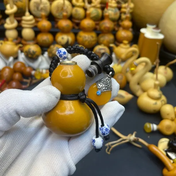 小酒葫芦手把件一个（新疆西藏内蒙不包邮）