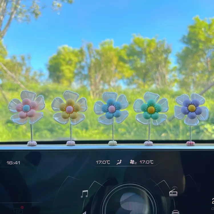 网红爆款可爱摆件小花汽车摆件清新花朵车载中控台后视镜摆件装饰