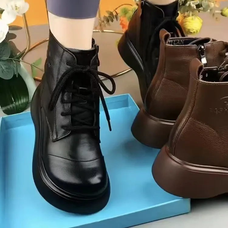 复古马丁靴女秋冬新款短筒圆头百搭休闲平底加绒保暖厚底时尚女靴