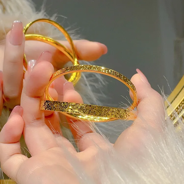 钛钢手镯 轻奢时尚不掉色网红碎碎冰手镯女经典金色气质百搭镯子