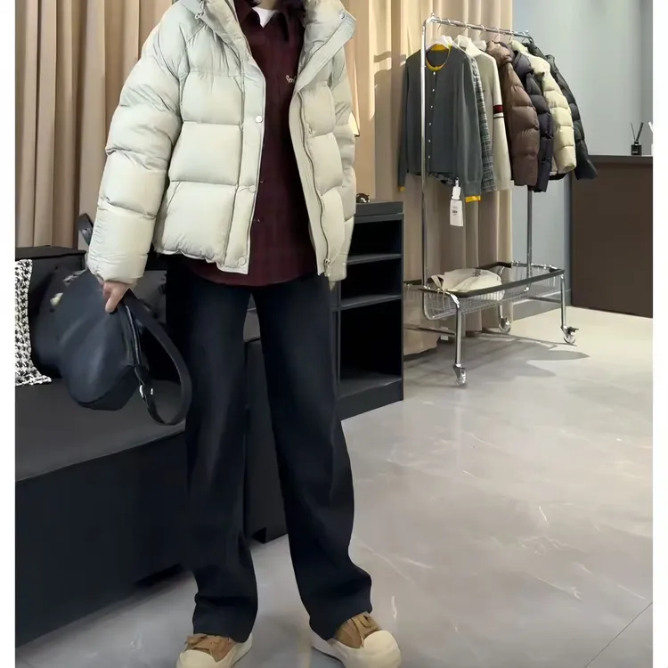 飞芊娅冬季新款加绒加厚高腰牛仔裤女梨形身材显瘦显瘦窄版直筒裤