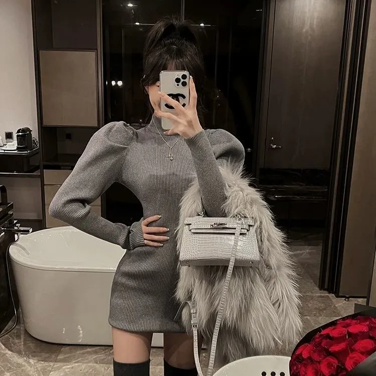 辣妹黑色春秋冬内搭紧身半高领打底配大衣包臀针织连衣裙女小个子