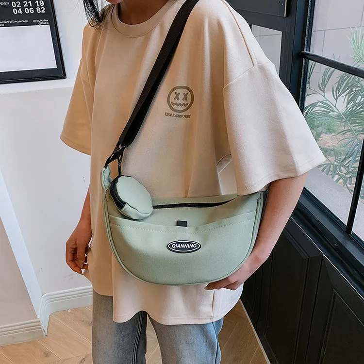 手机腰包潮牌男士胸包日系简约轻便单肩小背包女休闲运动斜挎包