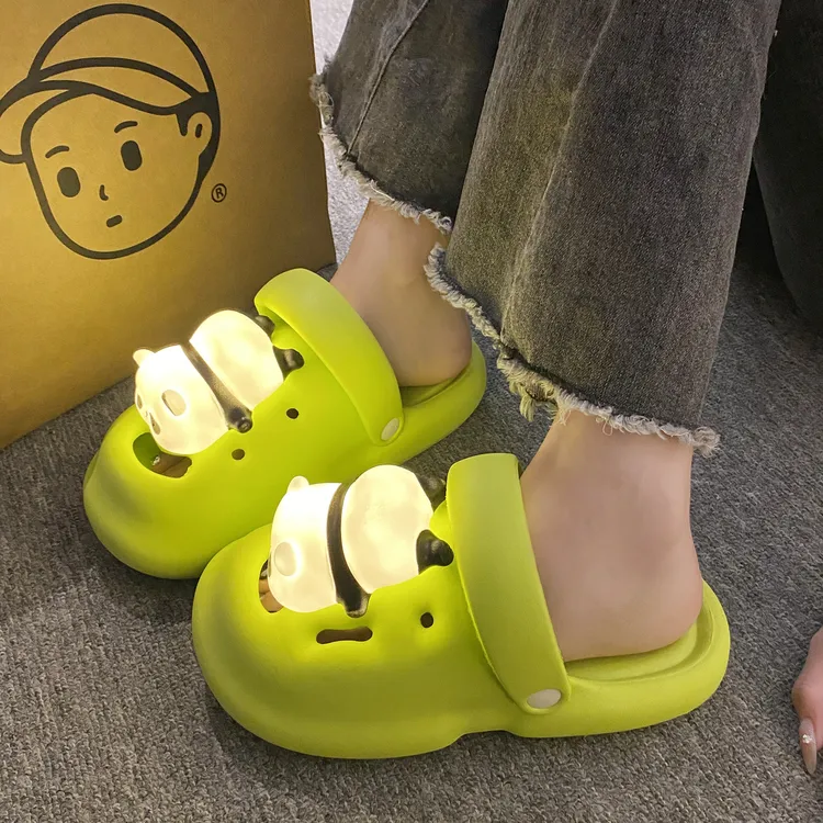 【奇趣】夏季新款创意发光包头拖鞋发光小熊洞洞鞋厚底驾车个人用品
