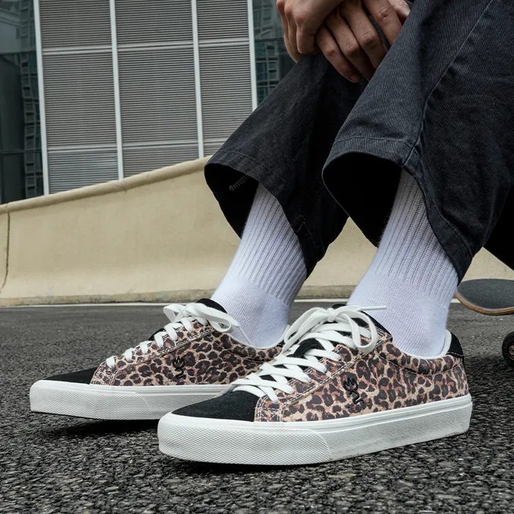 极路客北斗星新款 豹纹鞋 男女款休闲板鞋复古减震耐磨专业滑板鞋