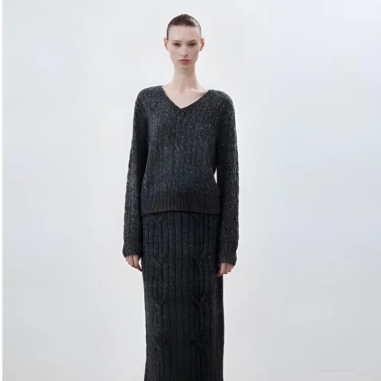 LJOS莫兰迪灰黑色V领蚕丝羊绒针织衫半裙秋冬显瘦气质针织套装