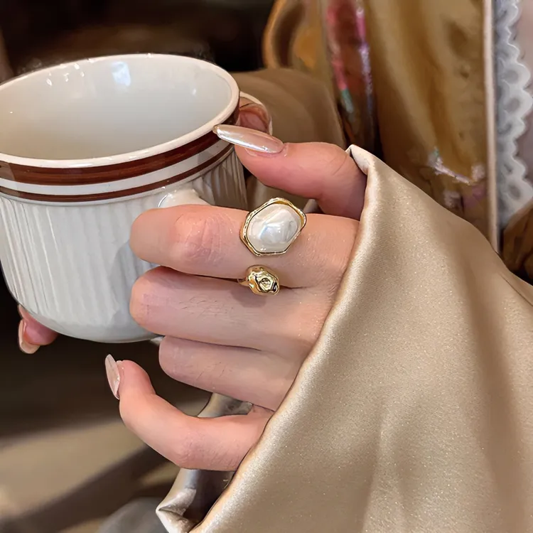 铜合金仿珍珠戒指 珠珠戒指女小众设计高级感开口食指戒复古指环