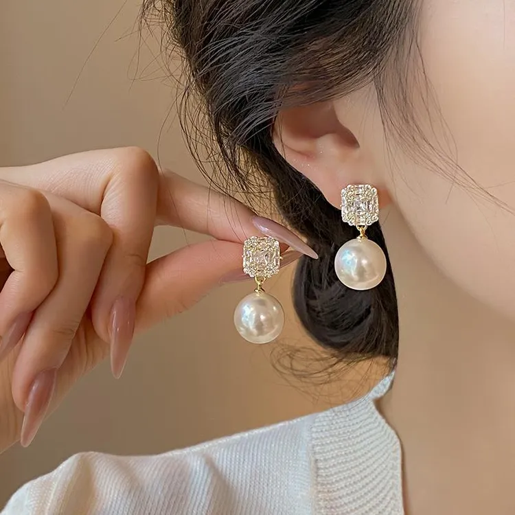 铜合金莫桑石耳饰 锆石珠珠耳钉女2023新款气质耳饰小众设计耳环