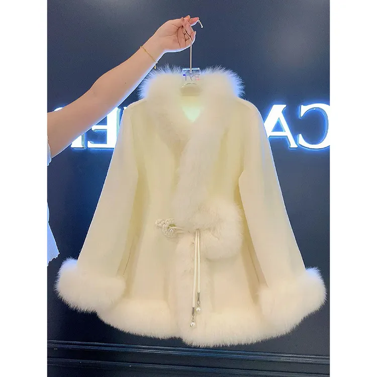 2025新款爆款白色毛呢大衣新中式国风斗篷外套女春冬季显瘦保暖加