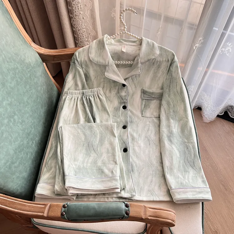 秋冬季宽松大码德绒保暖舒适睡衣女两件套装加绒加厚可外穿家居服