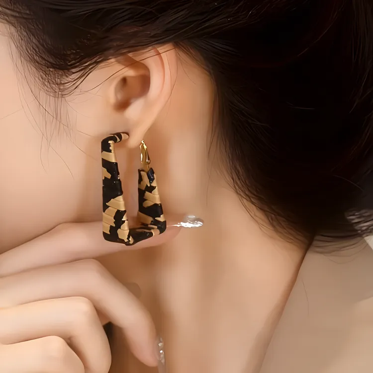 铜合金皮质耳饰 复古港风大耳圈 人造皮革美拉德甜酷辣妹简约耳环