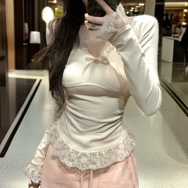 纯欲风辣妹T恤女秋季修身显瘦设计感蕾丝拼接蝴蝶结V领长袖打底衫
