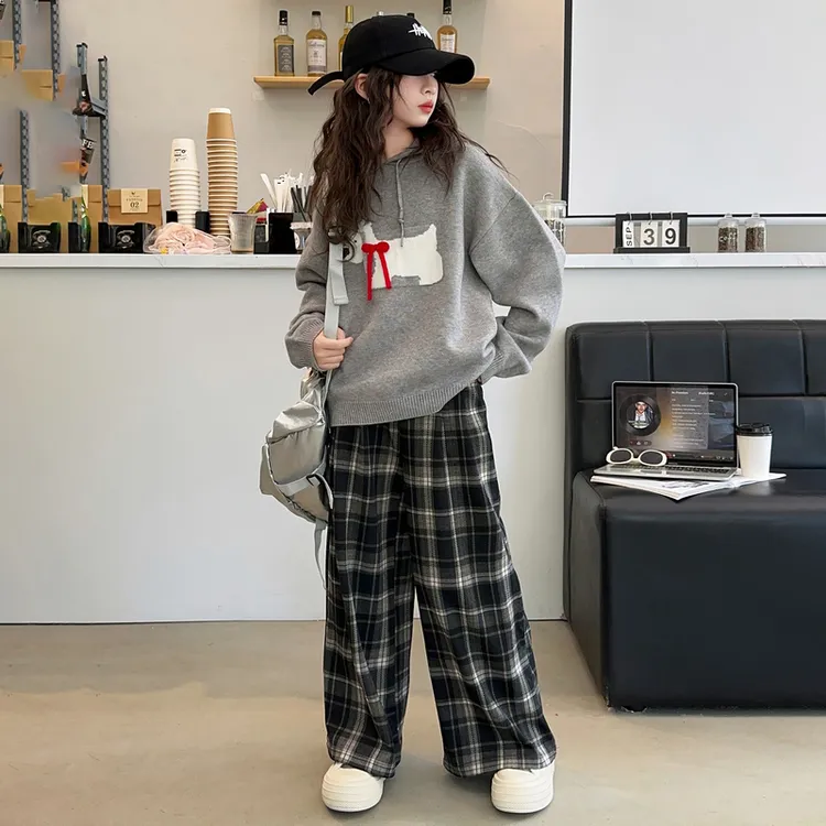 女童春秋套装2025新款休闲宽松儿童套头连帽毛衣加绒格子裤两件套