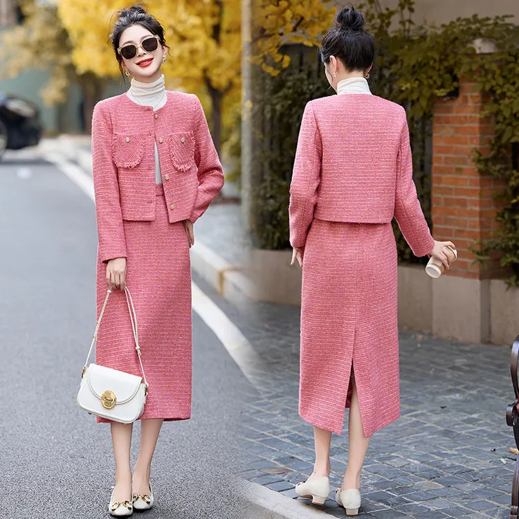 粉色法式小香风毛呢套装女2025年秋冬新款高级感气质半身裙两件套