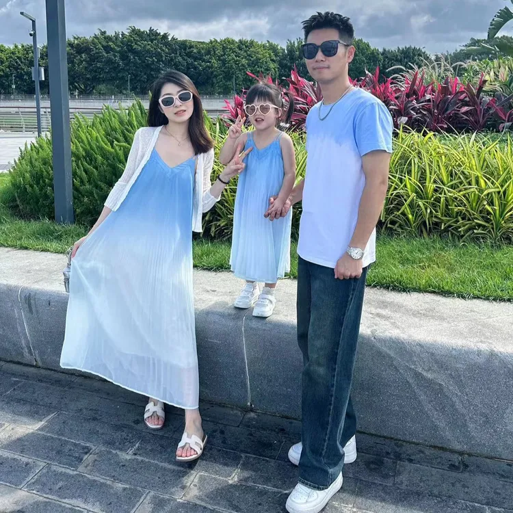 2025新款吊带连衣裙上衣渐变色夏季度假风9-12岁高档女大童衣服